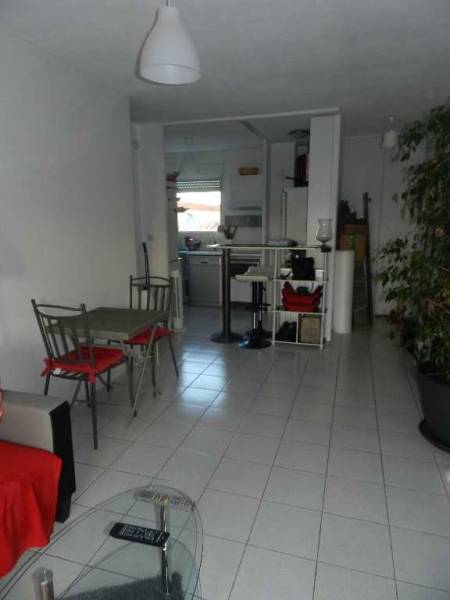 appartement a vendre avec terrasse a castelginest